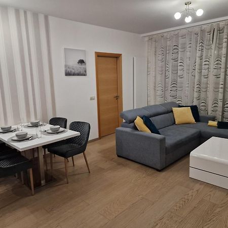 Stylish Panorama City Family Suite บราติสลาวา ภายนอก รูปภาพ