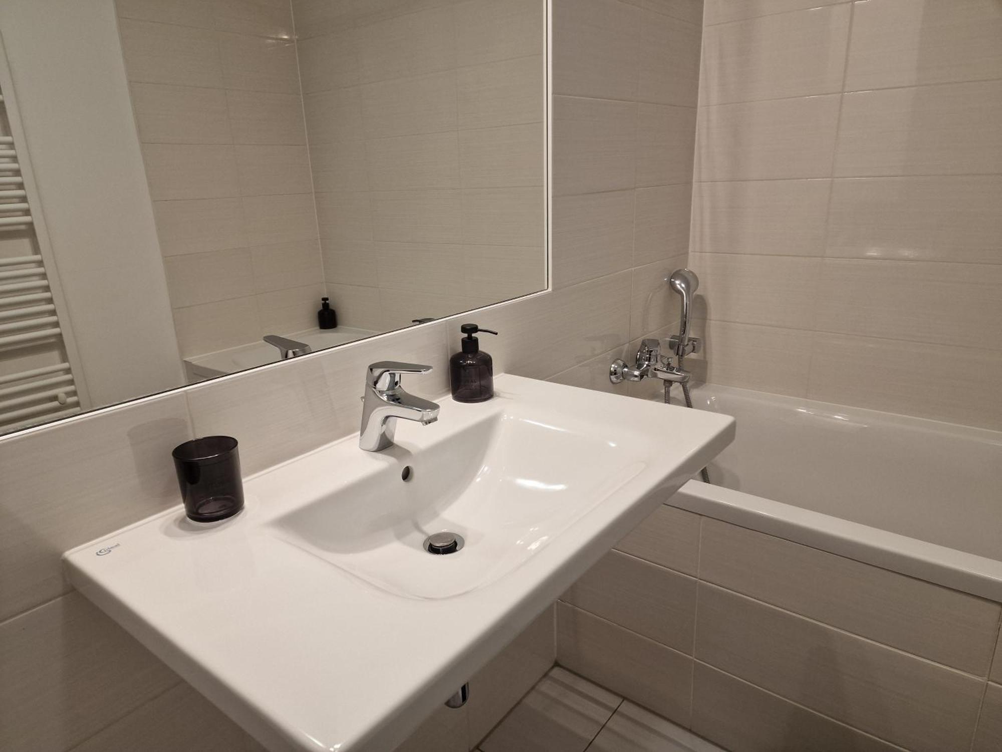 Stylish Panorama City Family Suite บราติสลาวา ภายนอก รูปภาพ